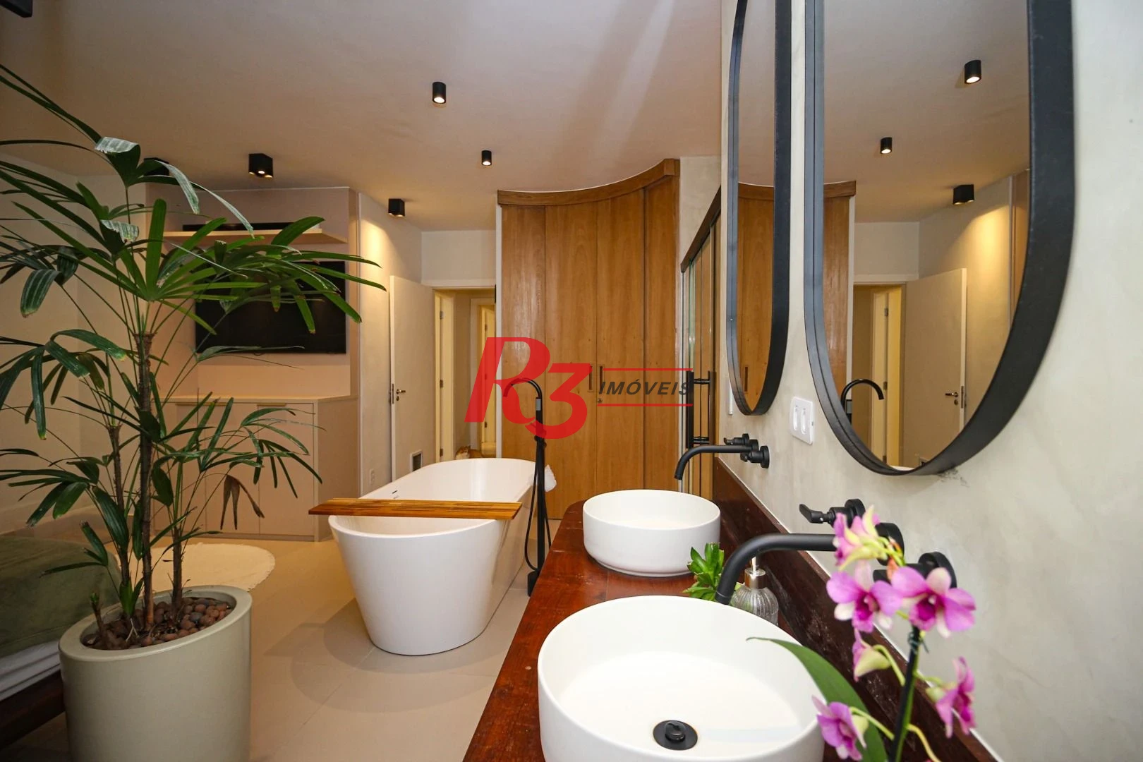 Apartamento com 3 dormitórios à venda, 215 m² por R$ 2.660.000,00 - José Menino - Santos/SP