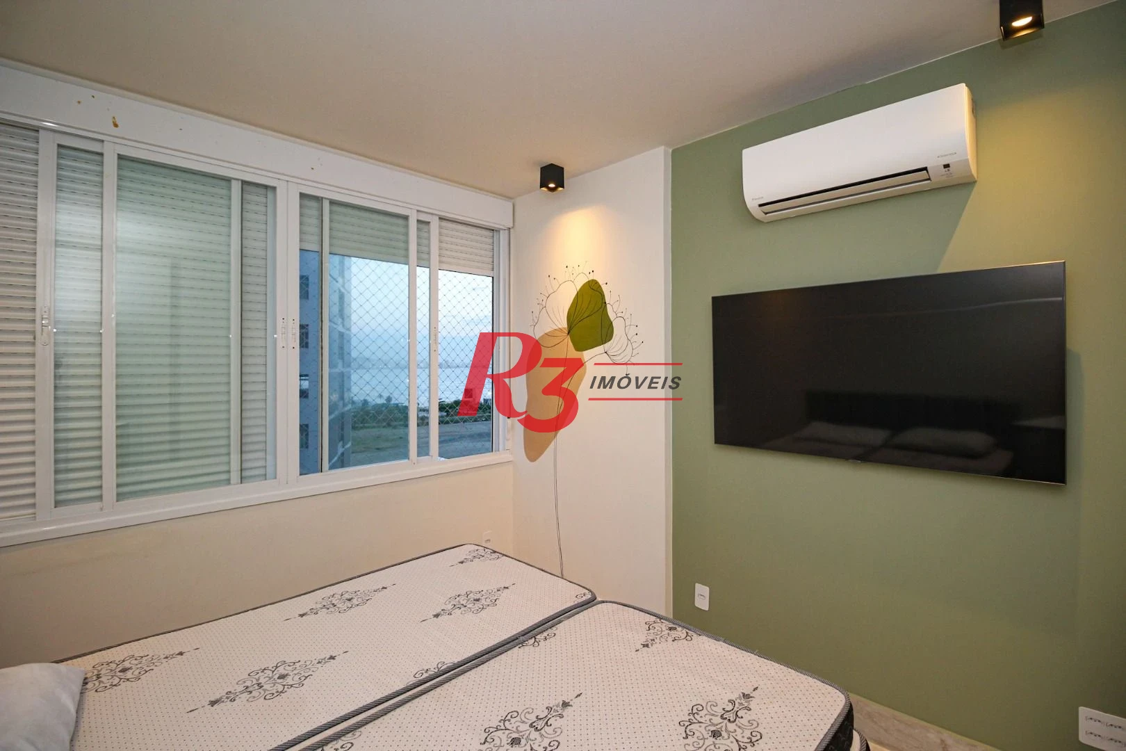 Apartamento com 3 dormitórios à venda, 215 m² por R$ 2.660.000,00 - José Menino - Santos/SP