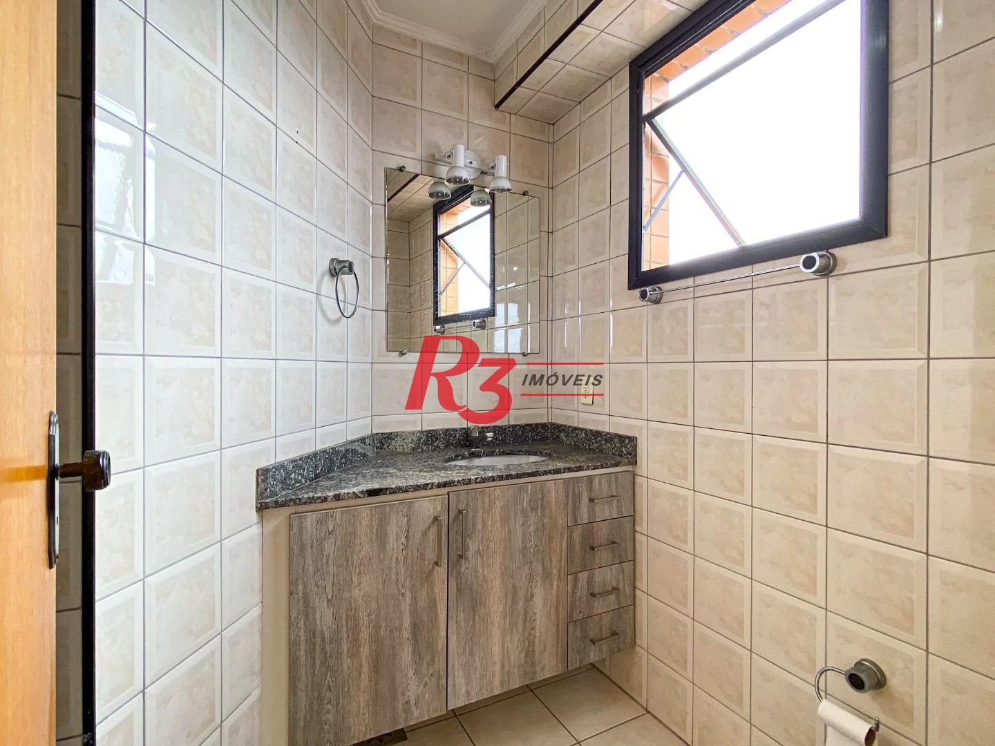 Apartamento com 2 dormitórios à venda, 111 m² por R$ 570.000,00 - Embaré - Santos/SP