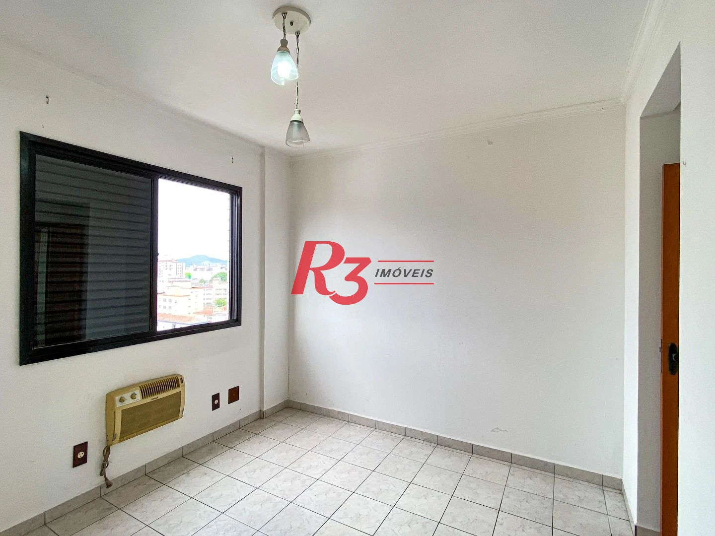 Apartamento com 2 dormitórios à venda, 111 m² por R$ 570.000,00 - Embaré - Santos/SP