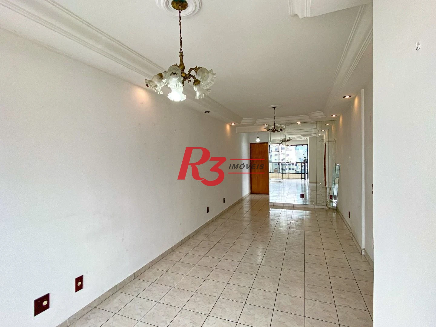 Apartamento com 2 dormitórios à venda, 111 m² por R$ 570.000,00 - Embaré - Santos/SP