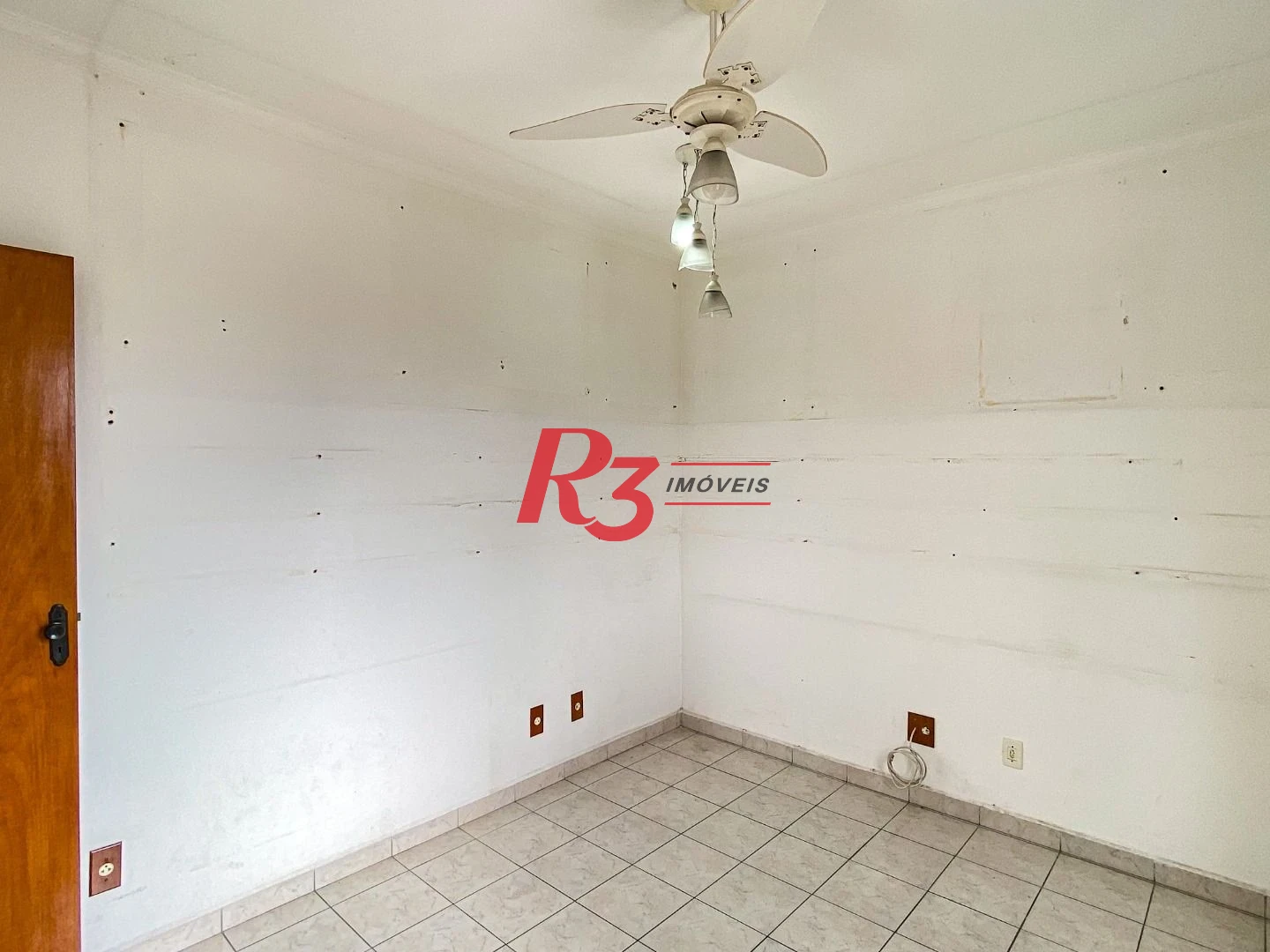 Apartamento com 2 dormitórios à venda, 111 m² por R$ 570.000,00 - Embaré - Santos/SP
