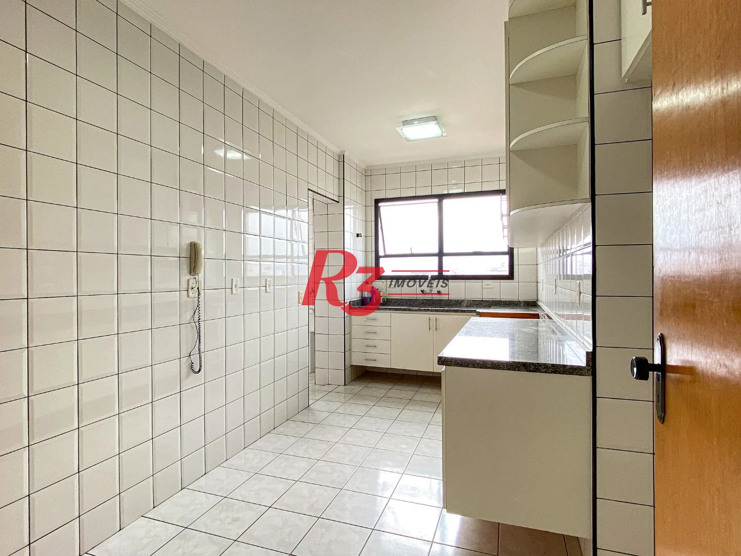Apartamento com 2 dormitórios à venda, 111 m² por R$ 570.000,00 - Embaré - Santos/SP