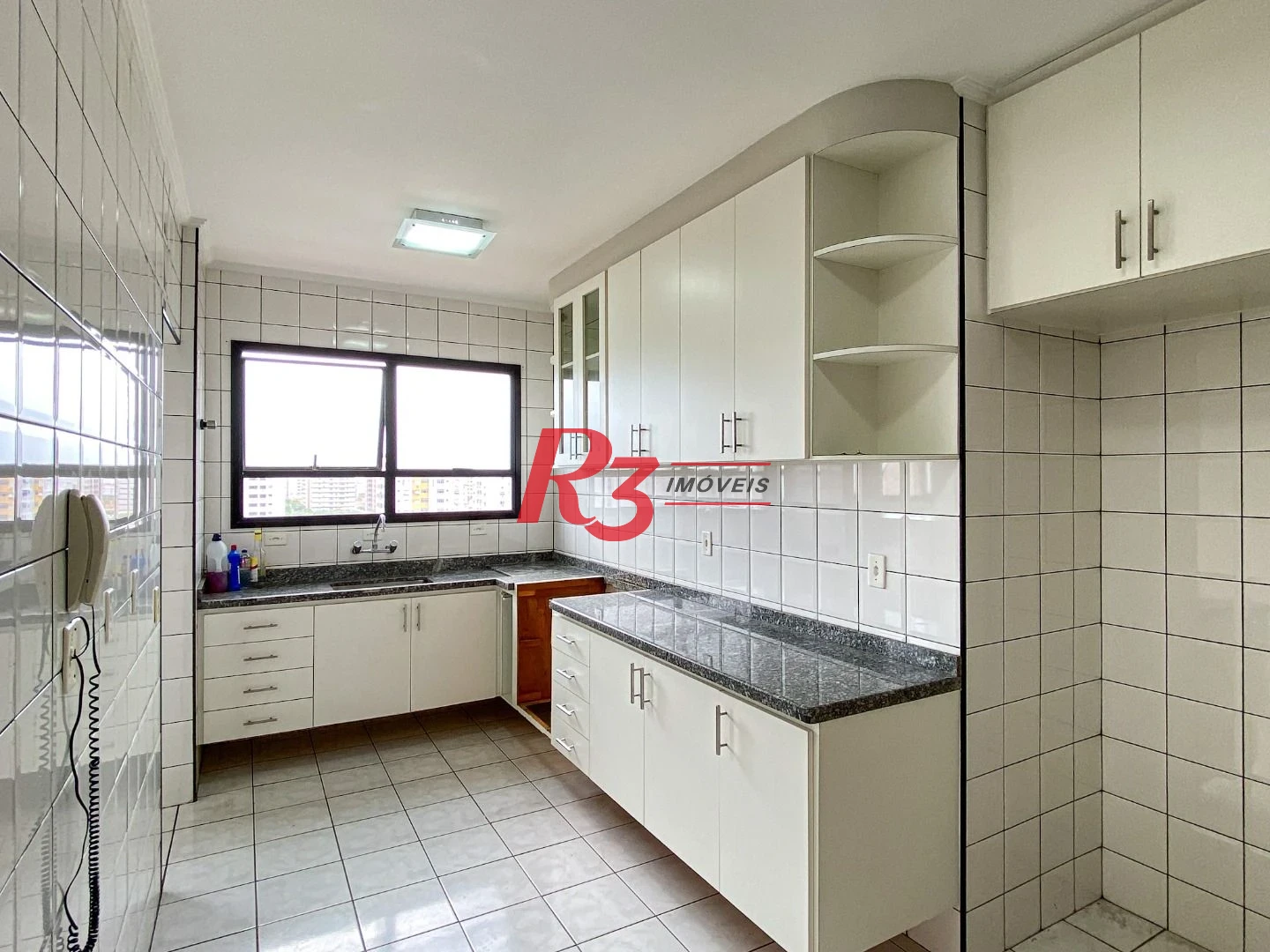 Apartamento com 2 dormitórios à venda, 111 m² por R$ 570.000,00 - Embaré - Santos/SP