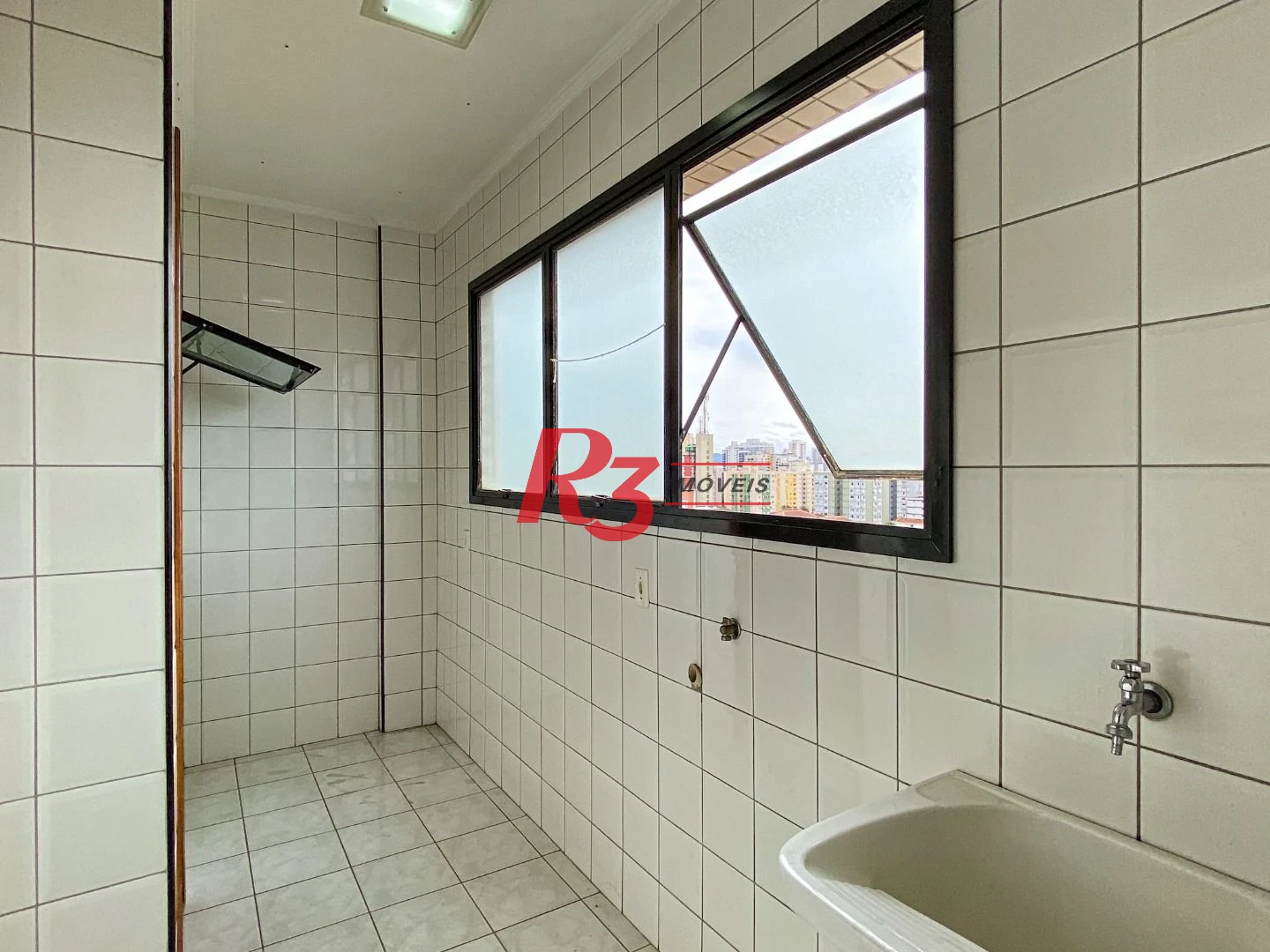 Apartamento com 2 dormitórios à venda, 111 m² por R$ 570.000,00 - Embaré - Santos/SP