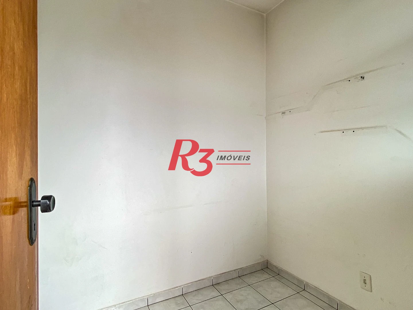 Apartamento com 2 dormitórios à venda, 111 m² por R$ 570.000,00 - Embaré - Santos/SP