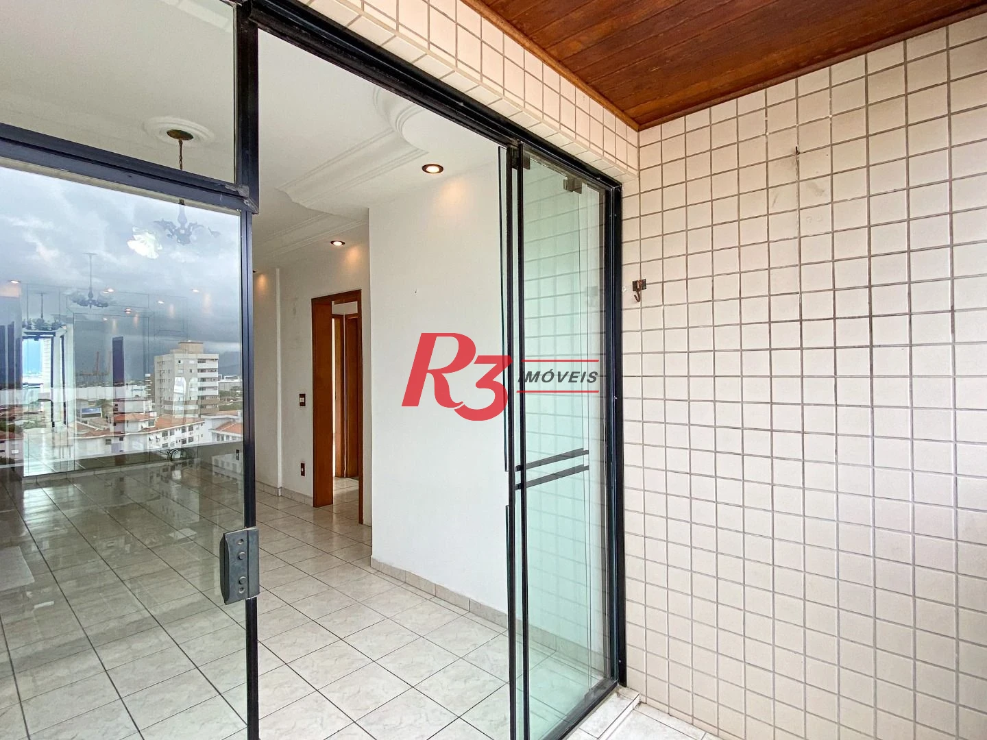 Apartamento com 2 dormitórios à venda, 111 m² por R$ 570.000,00 - Embaré - Santos/SP