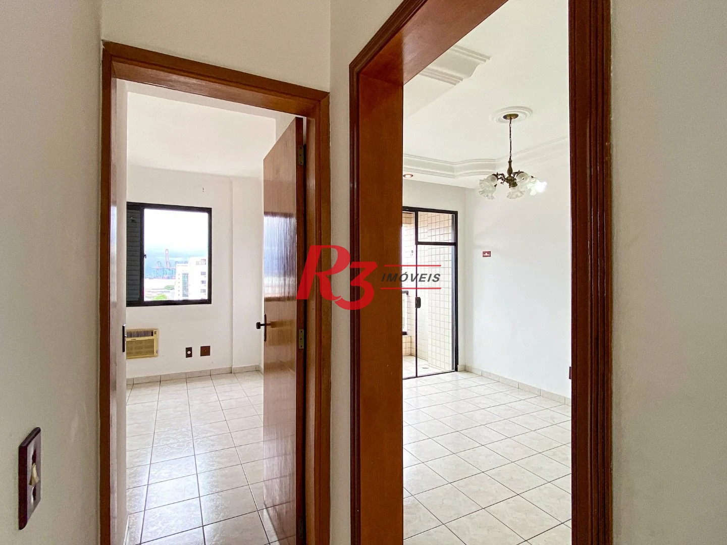 Apartamento com 2 dormitórios à venda, 111 m² por R$ 570.000,00 - Embaré - Santos/SP