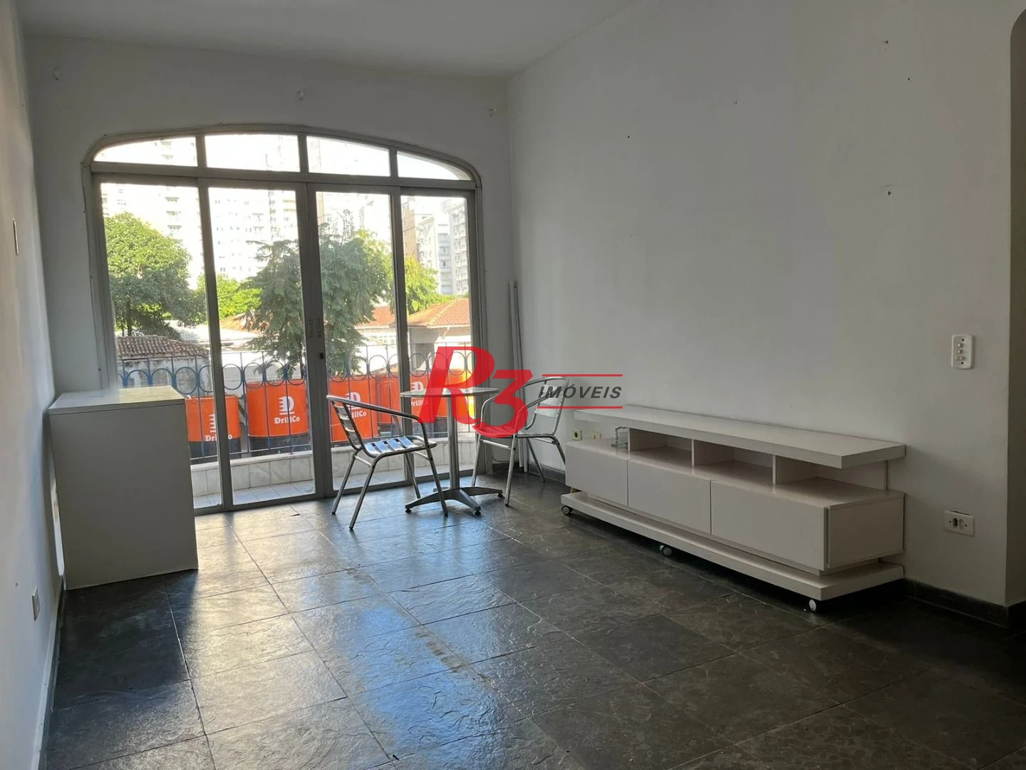Apartamento com 1 dormitório para alugar, 60 m² por R$ 3.700,02/mês - Boqueirão - Santos/SP
