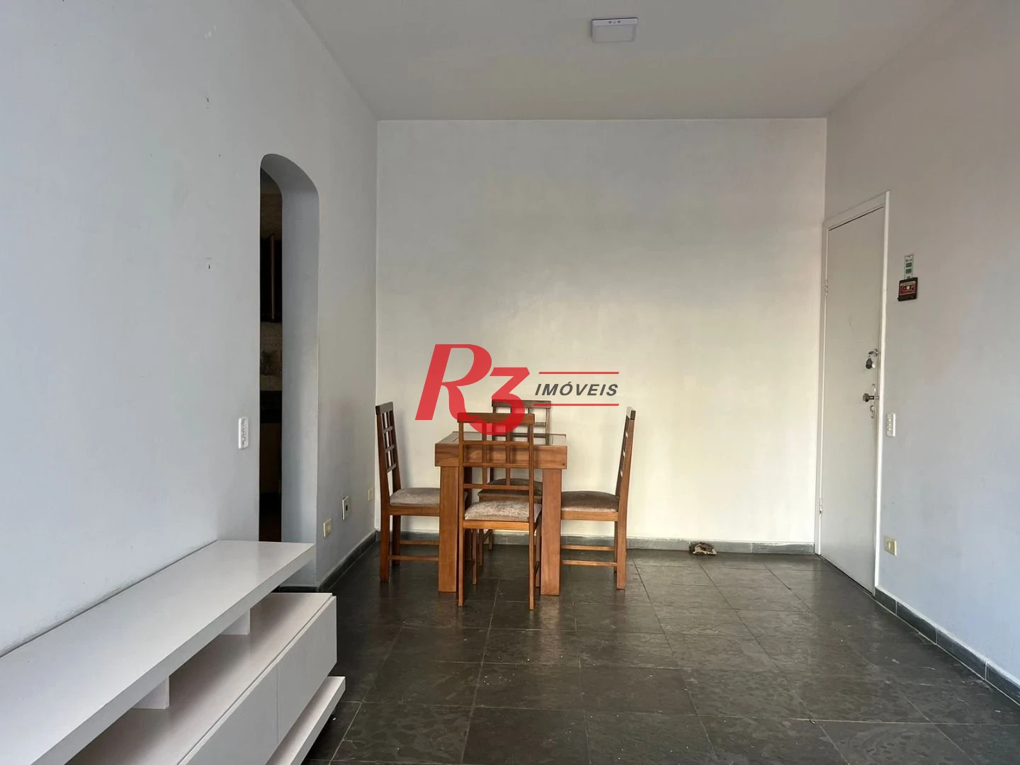 Apartamento com 1 dormitório para alugar, 60 m² por R$ 3.700,02/mês - Boqueirão - Santos/SP