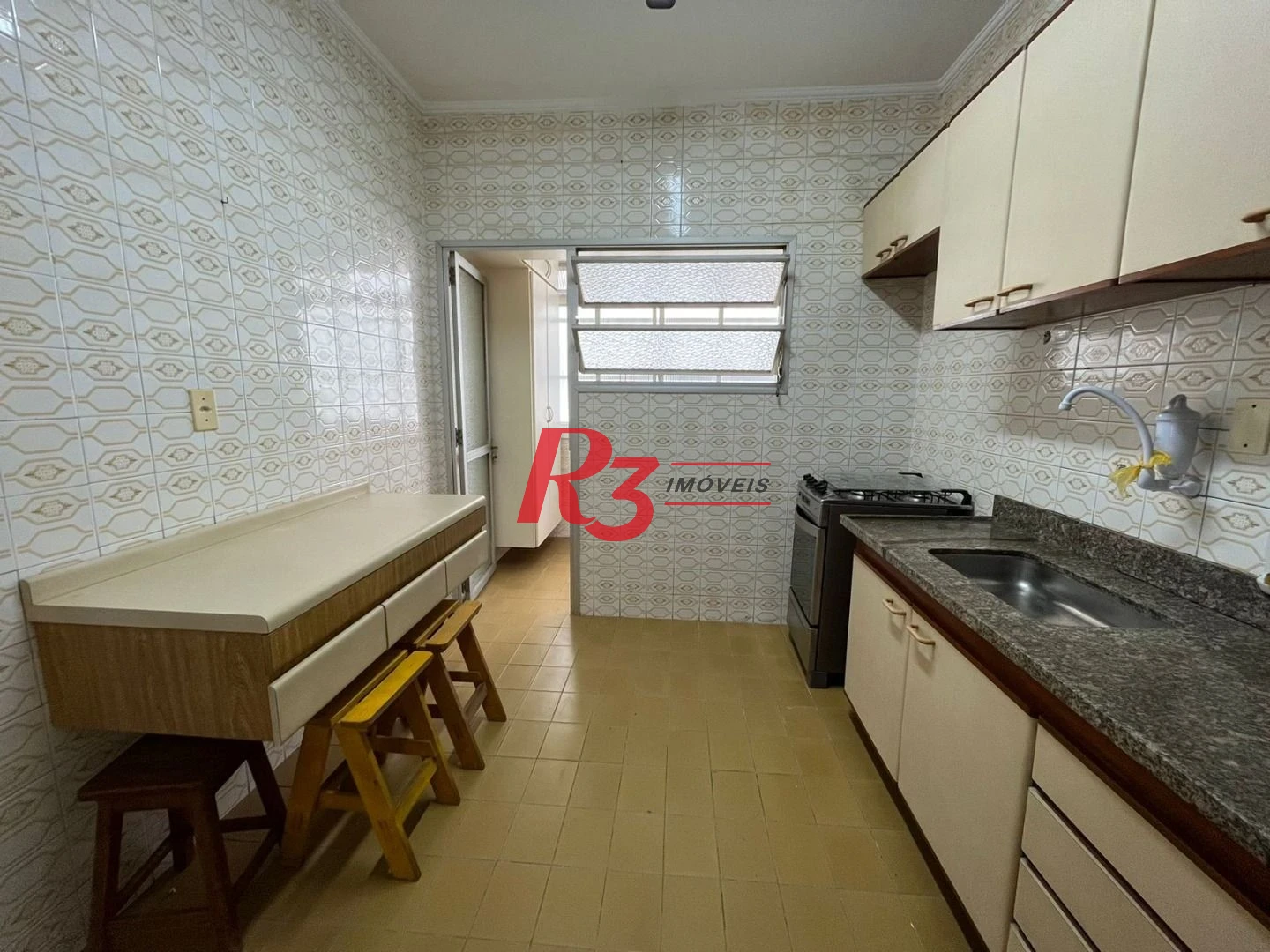 Apartamento com 1 dormitório para alugar, 60 m² por R$ 3.700,02/mês - Boqueirão - Santos/SP