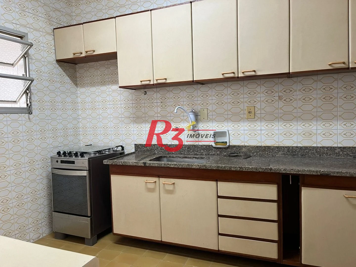 Apartamento com 1 dormitório para alugar, 60 m² por R$ 3.700,02/mês - Boqueirão - Santos/SP
