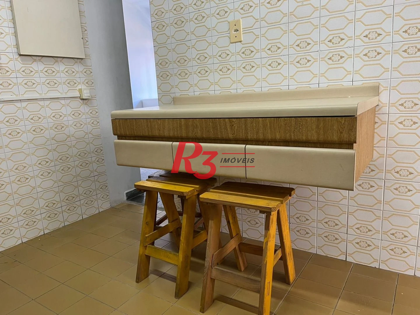 Apartamento com 1 dormitório para alugar, 60 m² por R$ 3.700,02/mês - Boqueirão - Santos/SP