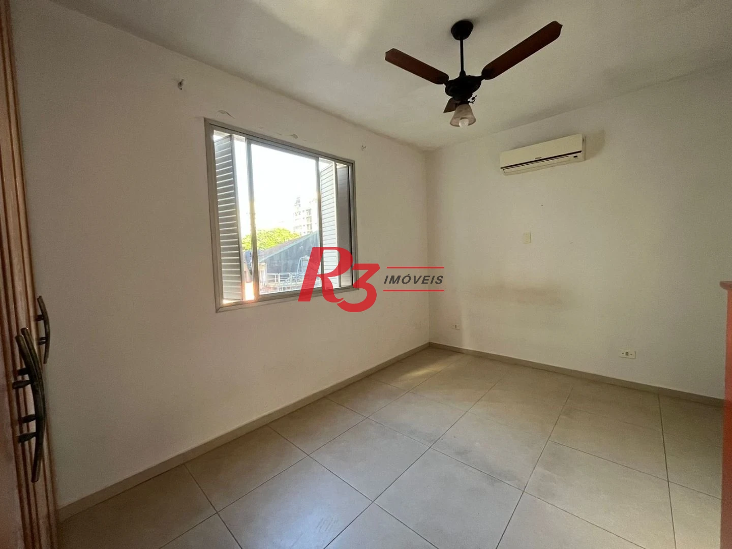 Apartamento com 1 dormitório para alugar, 60 m² por R$ 3.700,02/mês - Boqueirão - Santos/SP