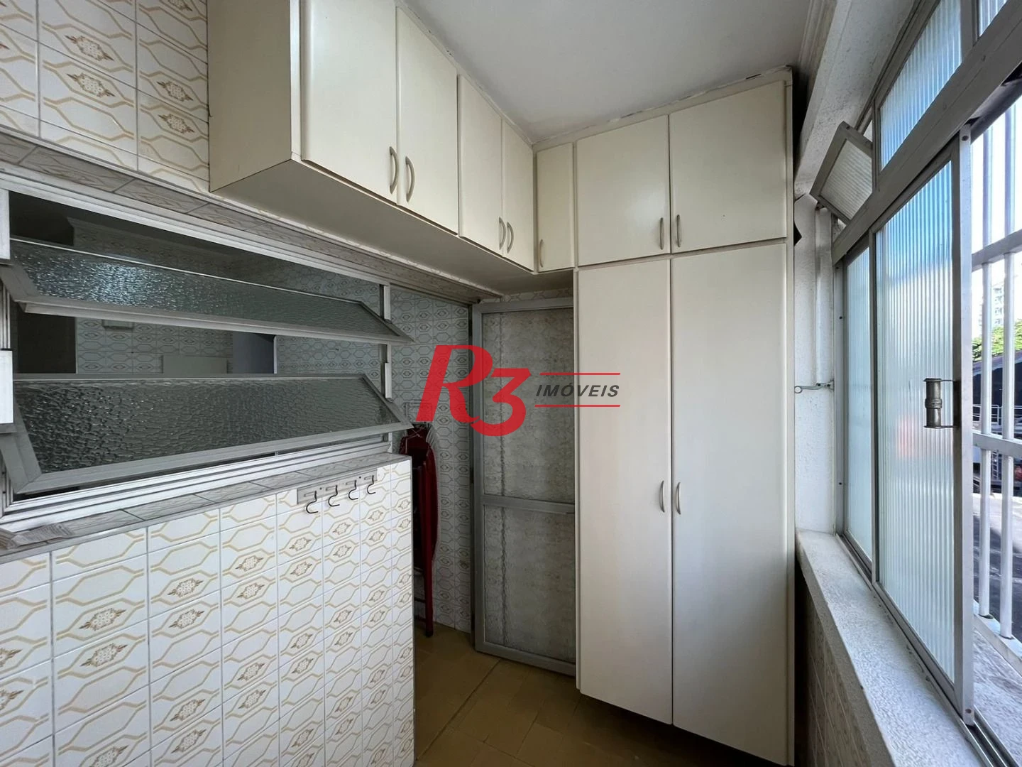 Apartamento com 1 dormitório para alugar, 60 m² por R$ 3.700,02/mês - Boqueirão - Santos/SP