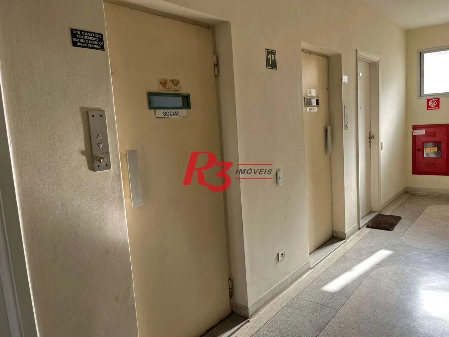 Apartamento com 1 dormitório para alugar, 60 m² por R$ 3.700,02/mês - Boqueirão - Santos/SP