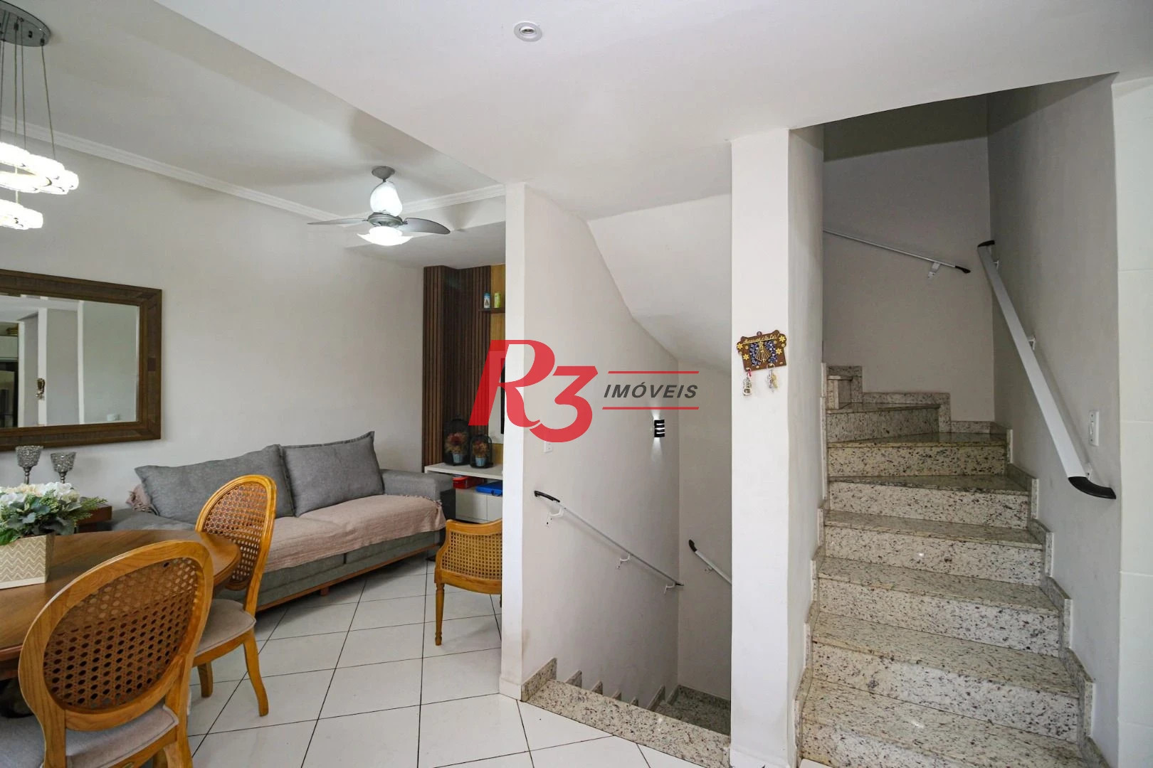 Sobrado com 2 dormitórios à venda, 115 m² por R$ 560.000,00 - Vila Matias - Santos/SP