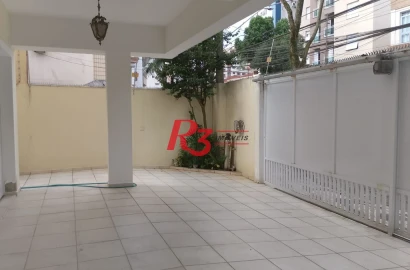 Sobrado com 3 dormitórios à venda, 180 m² por R$ 2.100.000,00 - Gonzaga - Santos/SP