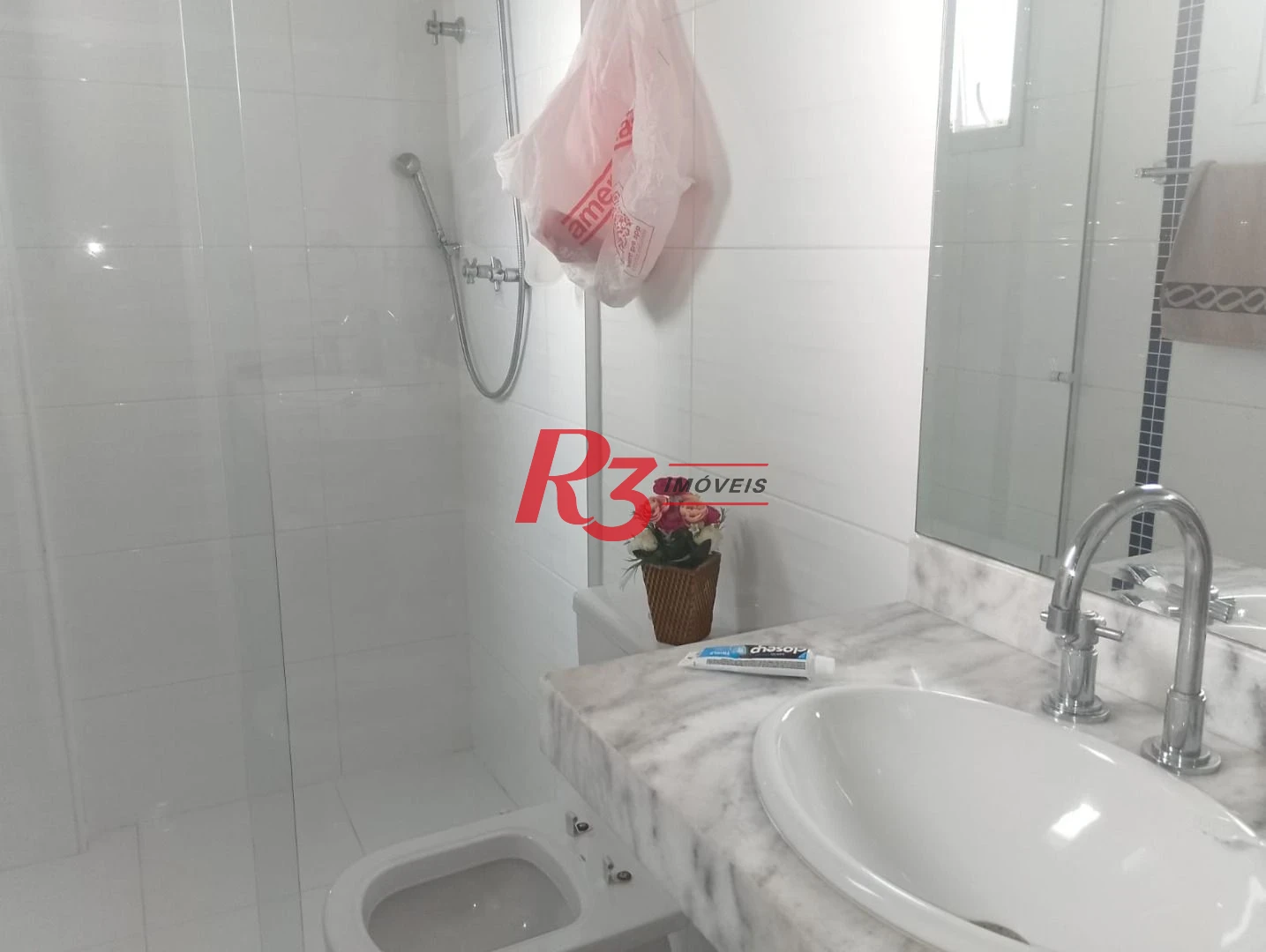 Sobrado com 3 dormitórios à venda, 180 m² por R$ 2.100.000,00 - Gonzaga - Santos/SP
