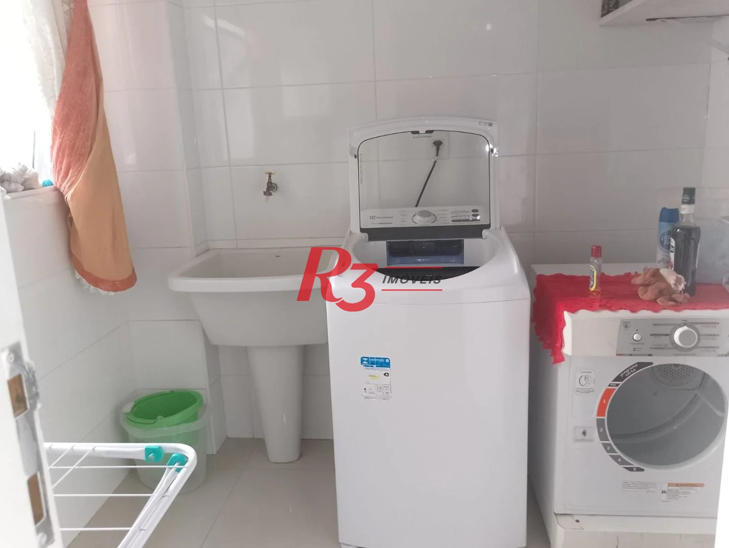 Sobrado com 3 dormitórios à venda, 180 m² por R$ 2.100.000,00 - Gonzaga - Santos/SP