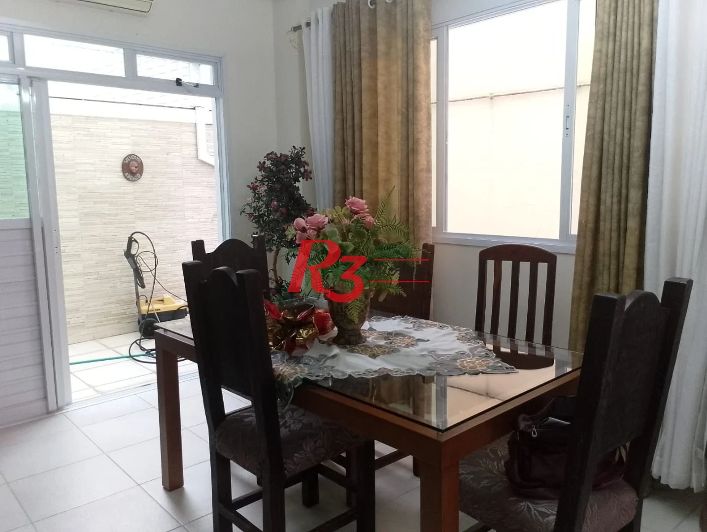 Sobrado com 3 dormitórios à venda, 180 m² por R$ 2.100.000,00 - Gonzaga - Santos/SP