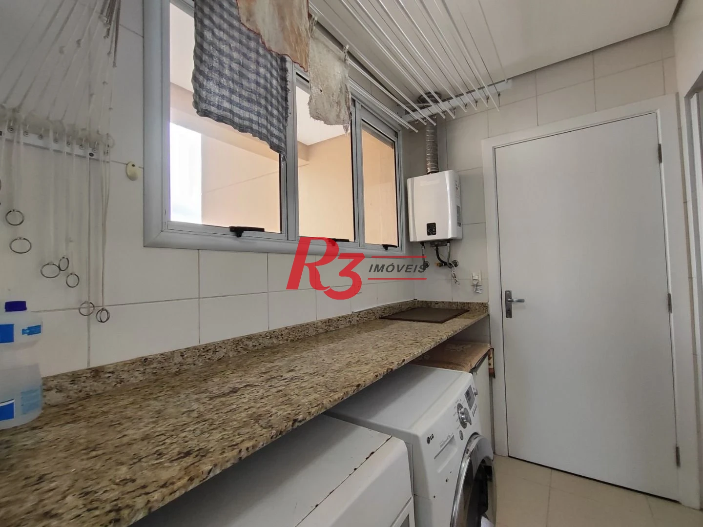 Apartamento com 3 dormitórios para alugar, 94 m² por R$ 7.000,00/mês - Gonzaga - Santos/SP
