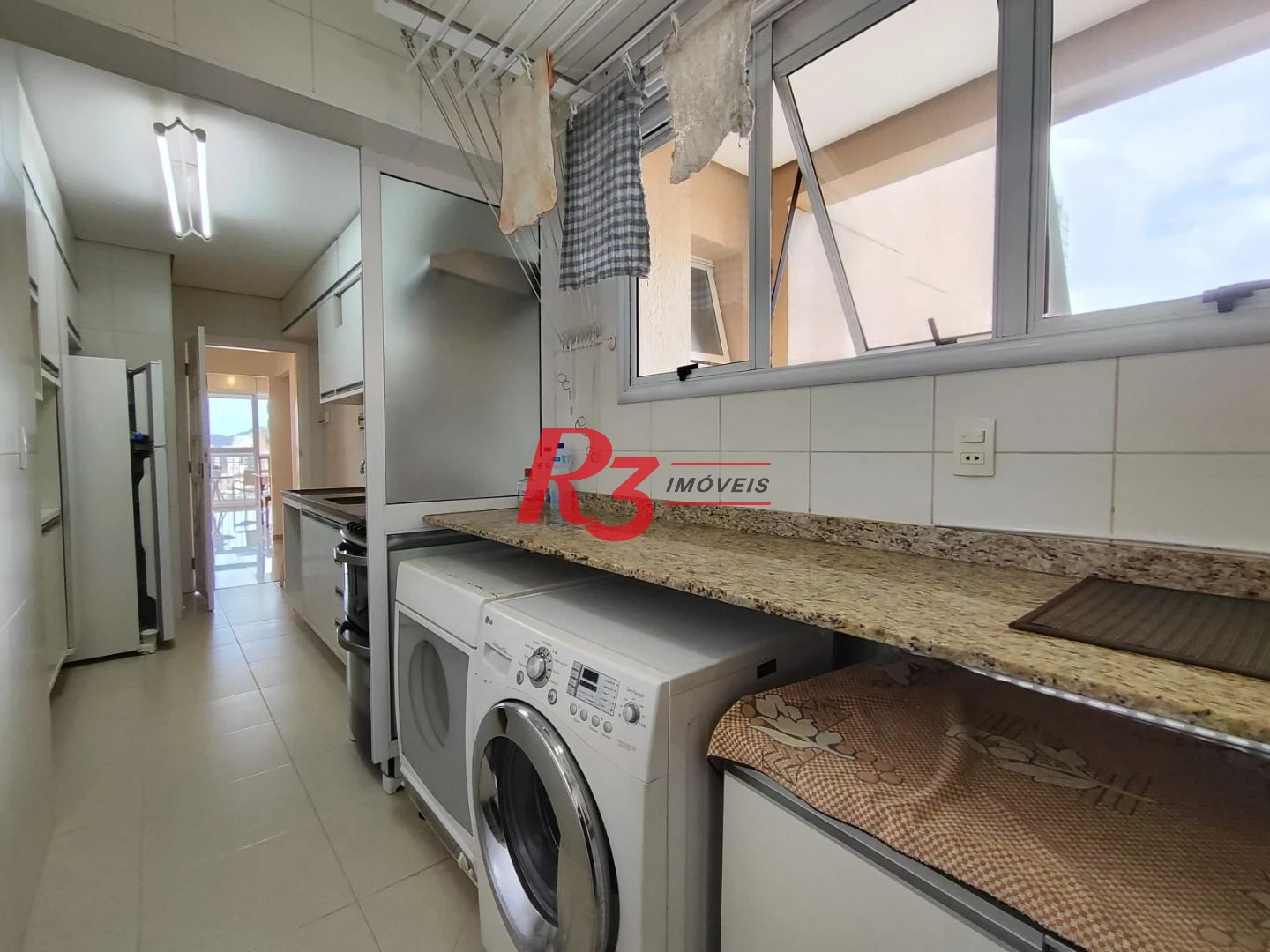 Apartamento com 3 dormitórios para alugar, 94 m² por R$ 7.000,00/mês - Gonzaga - Santos/SP