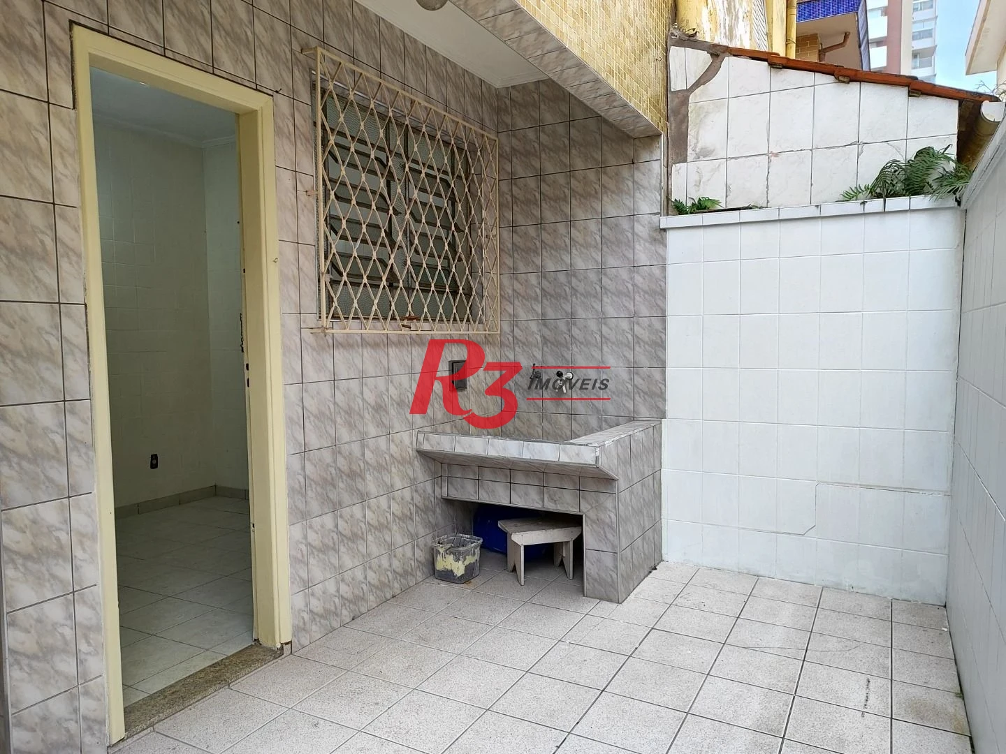 R3 REAL ESTATE VENDE! Sobrado com 2 dormitórios, 73 m² por R$ 430.000 - Campo Grande - Santos/SP