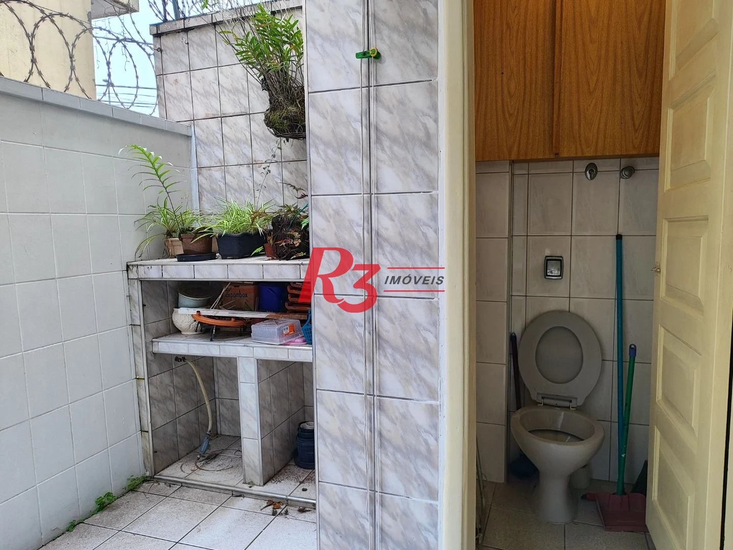 R3 REAL ESTATE VENDE! Sobrado com 2 dormitórios, 73 m² por R$ 430.000 - Campo Grande - Santos/SP