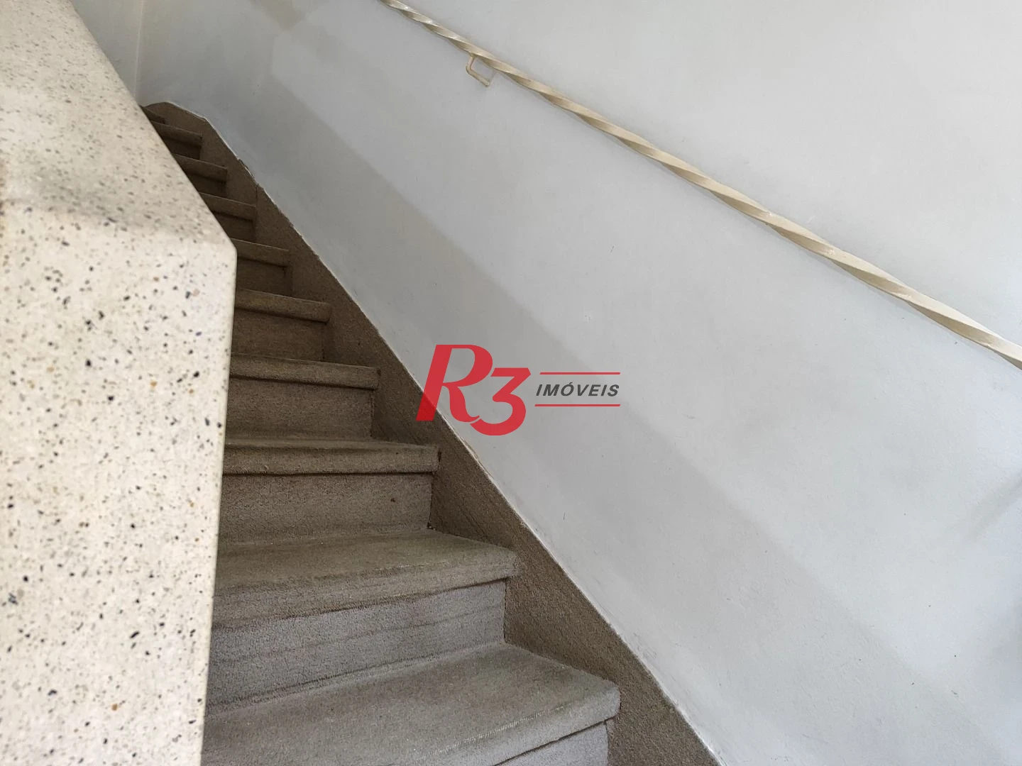 R3 REAL ESTATE VENDE! Sobrado com 2 dormitórios, 73 m² por R$ 430.000 - Campo Grande - Santos/SP