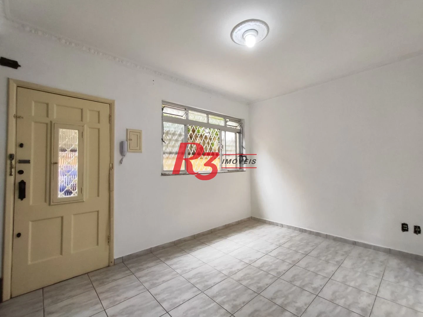 R3 REAL ESTATE VENDE! Sobrado com 2 dormitórios, 73 m² por R$ 430.000 - Campo Grande - Santos/SP