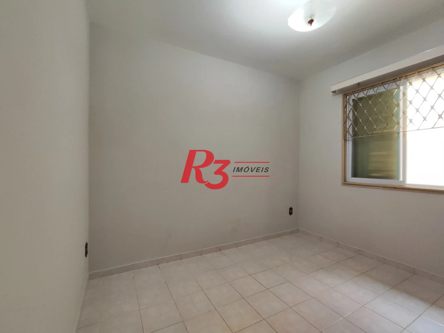 R3 REAL ESTATE VENDE! Sobrado com 2 dormitórios, 73 m² por R$ 430.000 - Campo Grande - Santos/SP