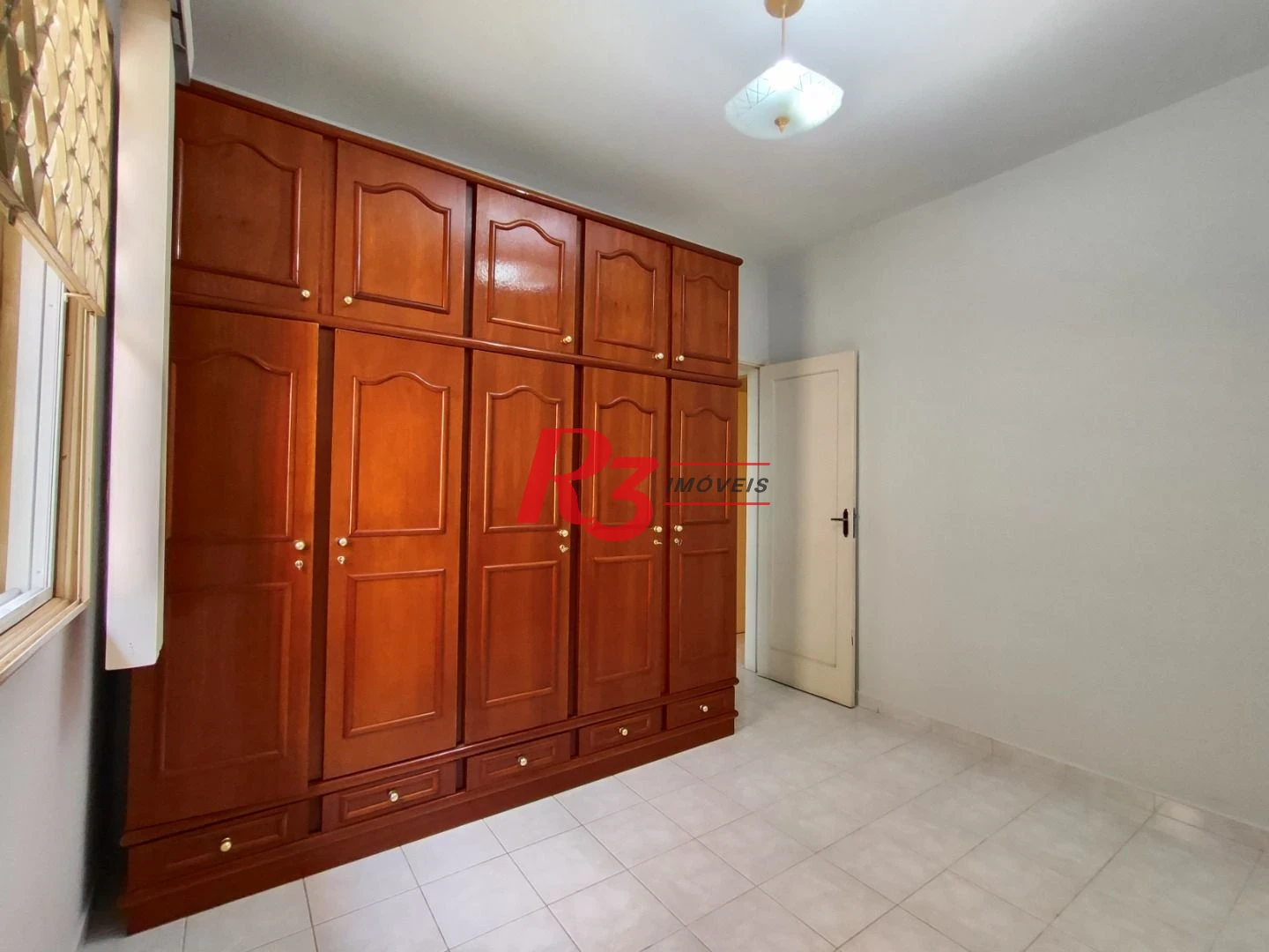 R3 REAL ESTATE VENDE! Sobrado com 2 dormitórios, 73 m² por R$ 430.000 - Campo Grande - Santos/SP