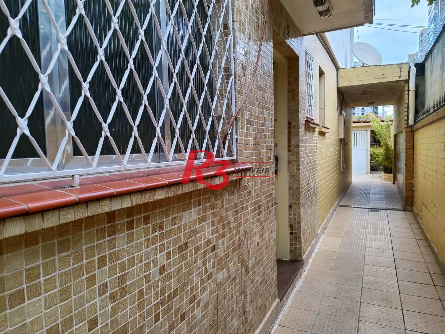 R3 REAL ESTATE VENDE! Sobrado com 2 dormitórios, 73 m² por R$ 430.000 - Campo Grande - Santos/SP