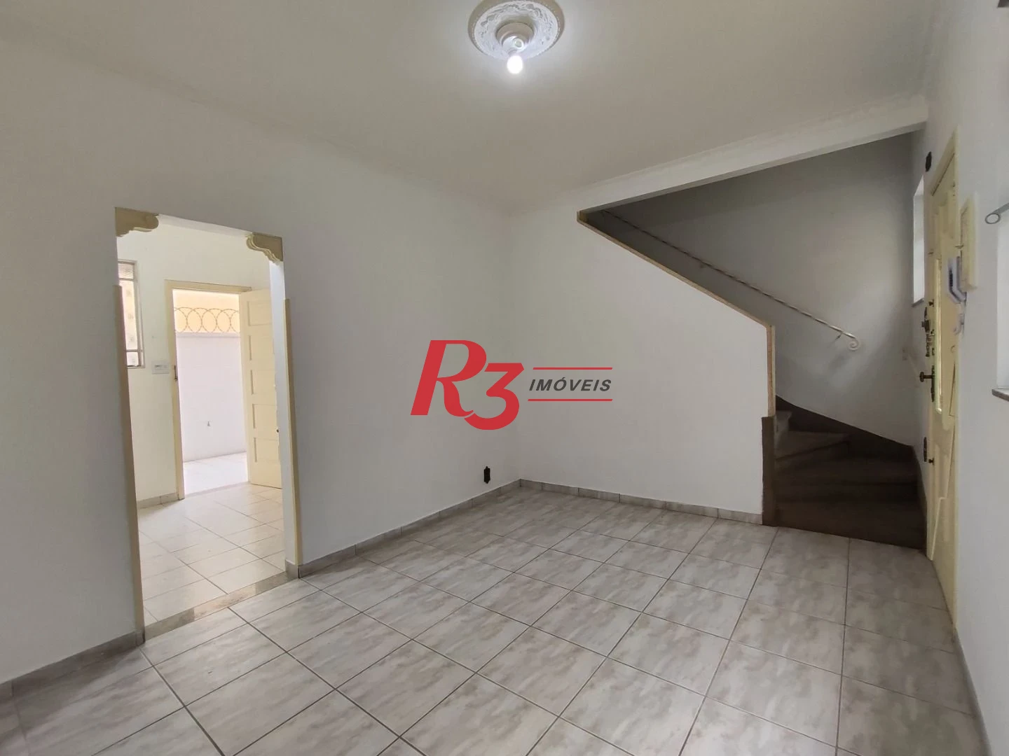 R3 REAL ESTATE VENDE! Sobrado com 2 dormitórios, 73 m² por R$ 430.000 - Campo Grande - Santos/SP