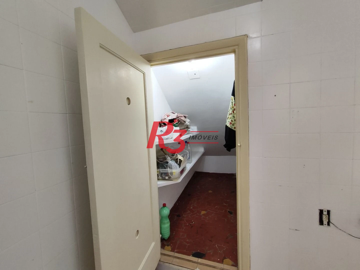 R3 REAL ESTATE VENDE! Sobrado com 2 dormitórios, 73 m² por R$ 430.000 - Campo Grande - Santos/SP