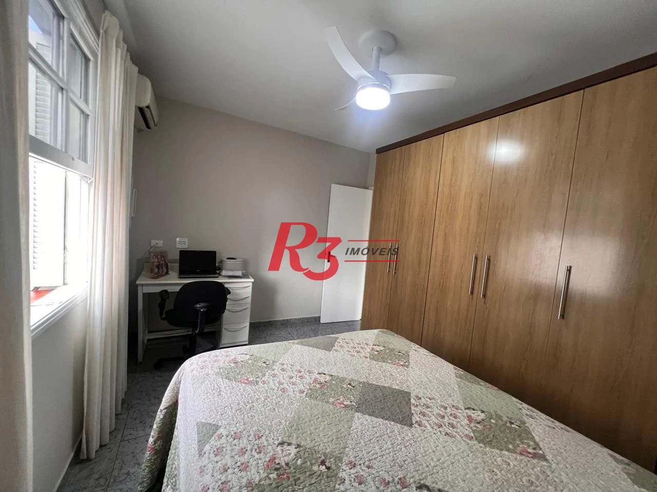 Apartamento com 2 dormitórios à venda, 40 m² por R$ 440.000,00 - Gonzaga - Santos/SP
