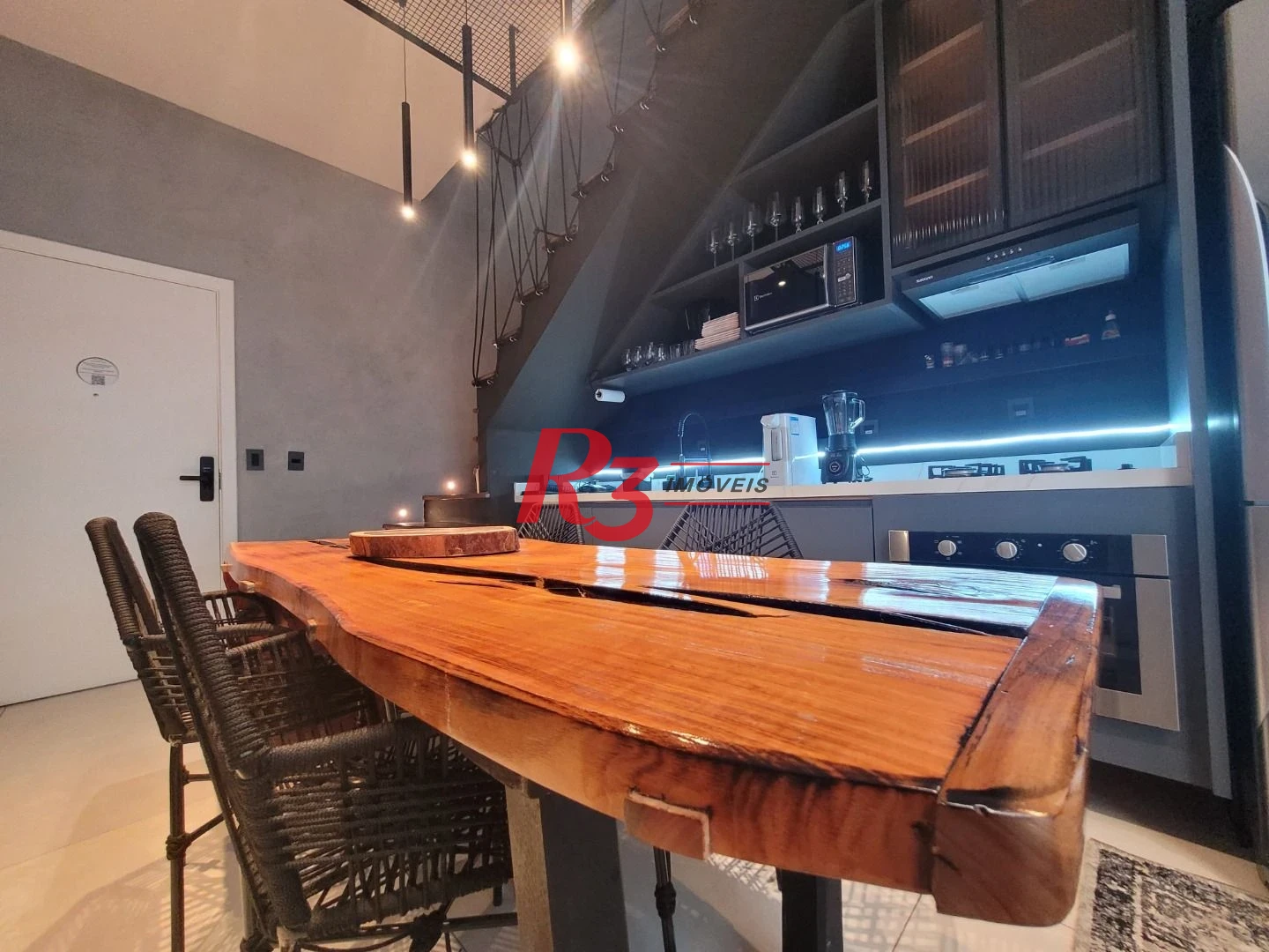 Loft com 1 dormitório, 69 m² - venda por R$ 920.000,00 ou aluguel por R$ 7.500,00/mês - Gonzaga - Santos/SP