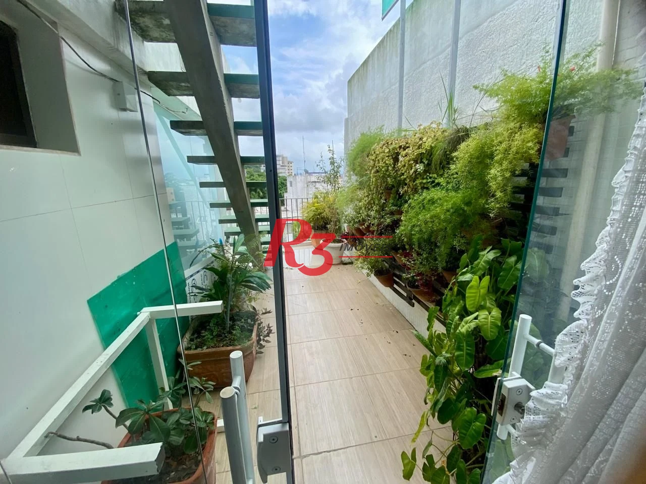 Cobertura com 3 dormitórios à venda, 298 m² por R$ 1.300.000,00 - Jardim Las Palmas - Guarujá/SP