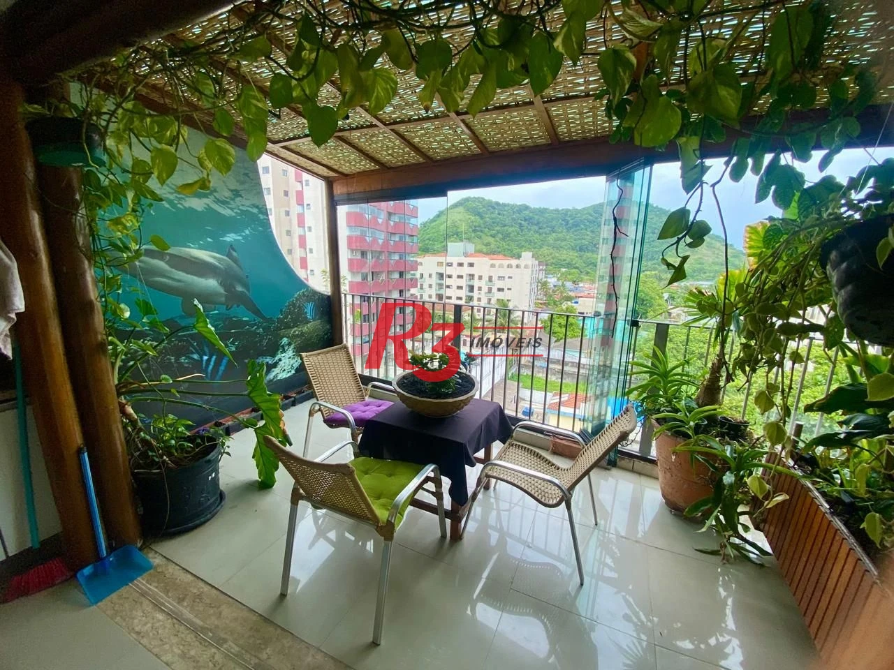 Cobertura com 3 dormitórios à venda, 298 m² por R$ 1.300.000,00 - Jardim Las Palmas - Guarujá/SP