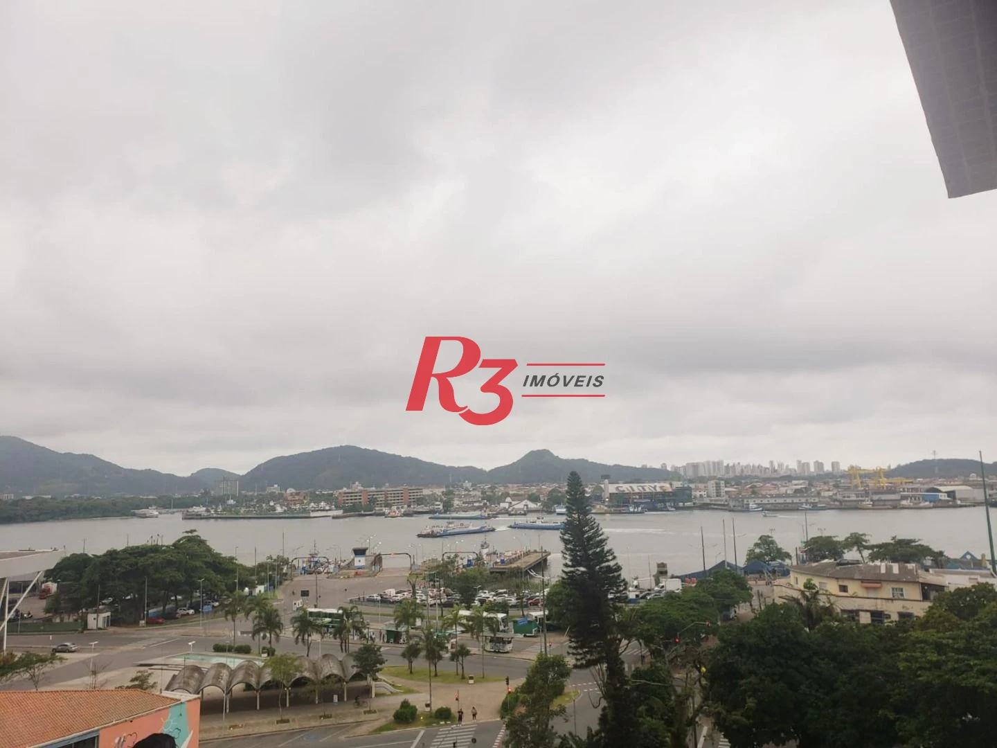 Apartamento com 2 dormitórios à venda, 65 m² por R$ 860.000,00 - Ponta da Praia - Santos/SP