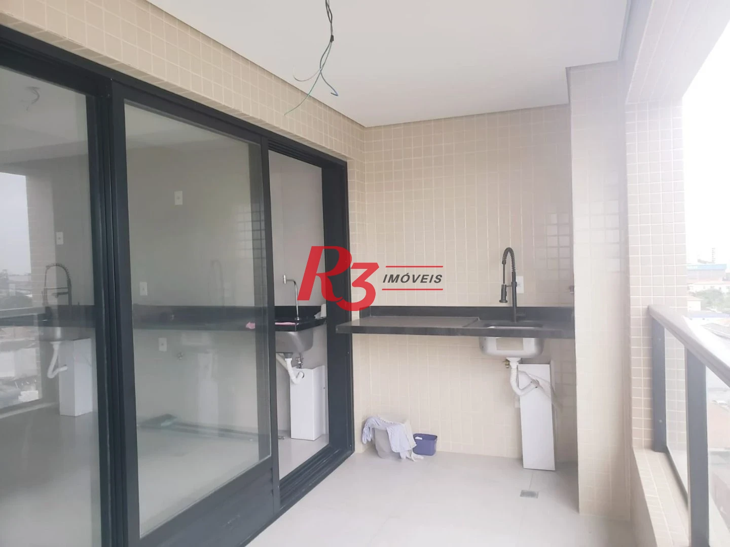 Apartamento com 2 dormitórios à venda, 65 m² por R$ 860.000,00 - Ponta da Praia - Santos/SP