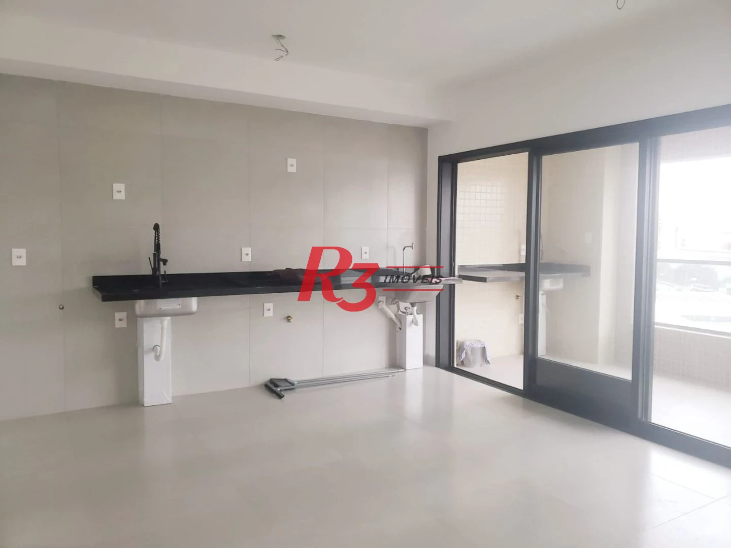 Apartamento com 2 dormitórios à venda, 65 m² por R$ 860.000,00 - Ponta da Praia - Santos/SP