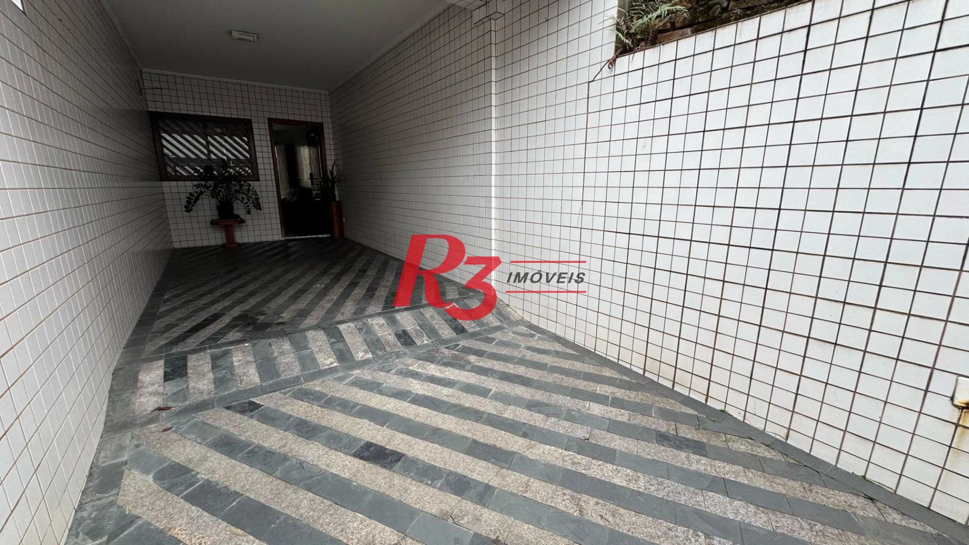 Casa com 3 dormitórios, 152 m² - venda por R$ 960.000,00 ou aluguel por R$ 5.000,00/mês - Campo Grande - Santos/SP