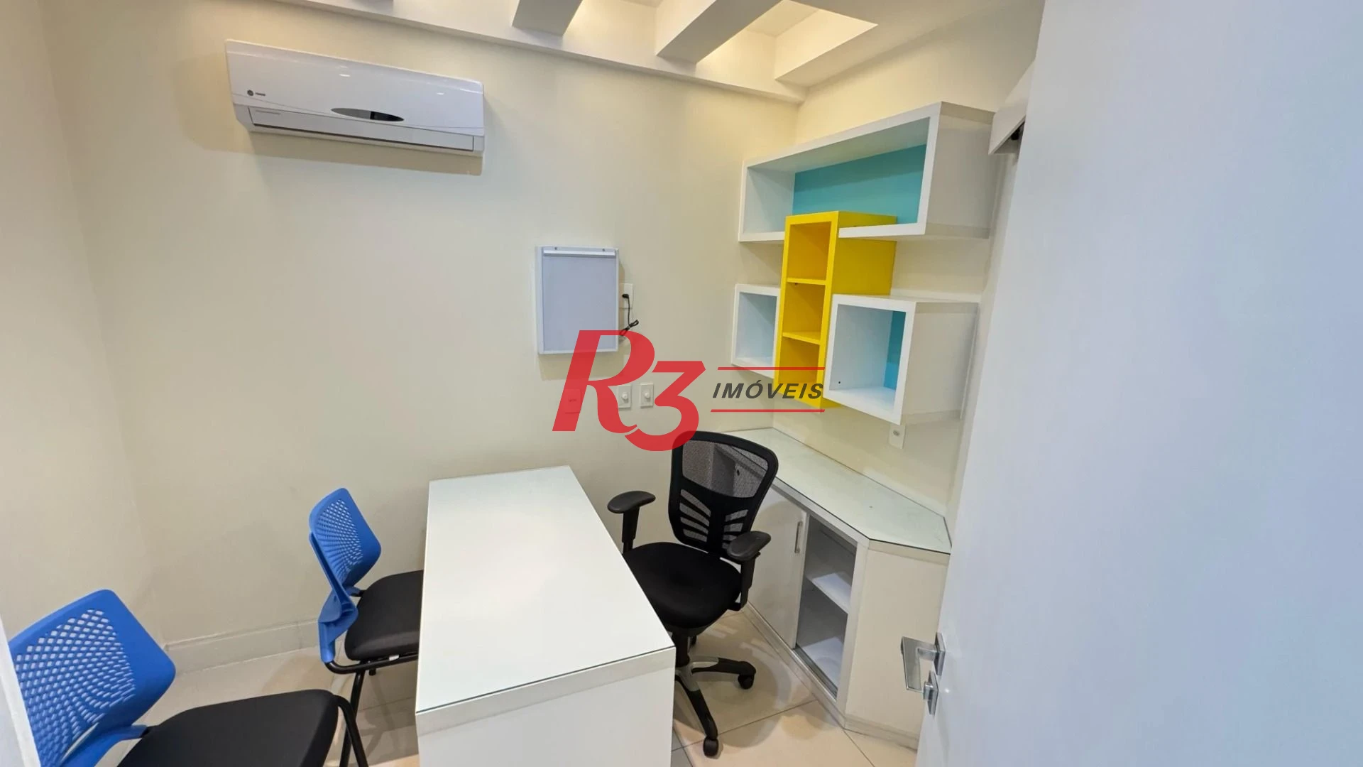 Sala, 72 m² - venda por R$ 600.000,00 ou aluguel por R$ 6.000,00/mês - Vila Matias - Santos/SP