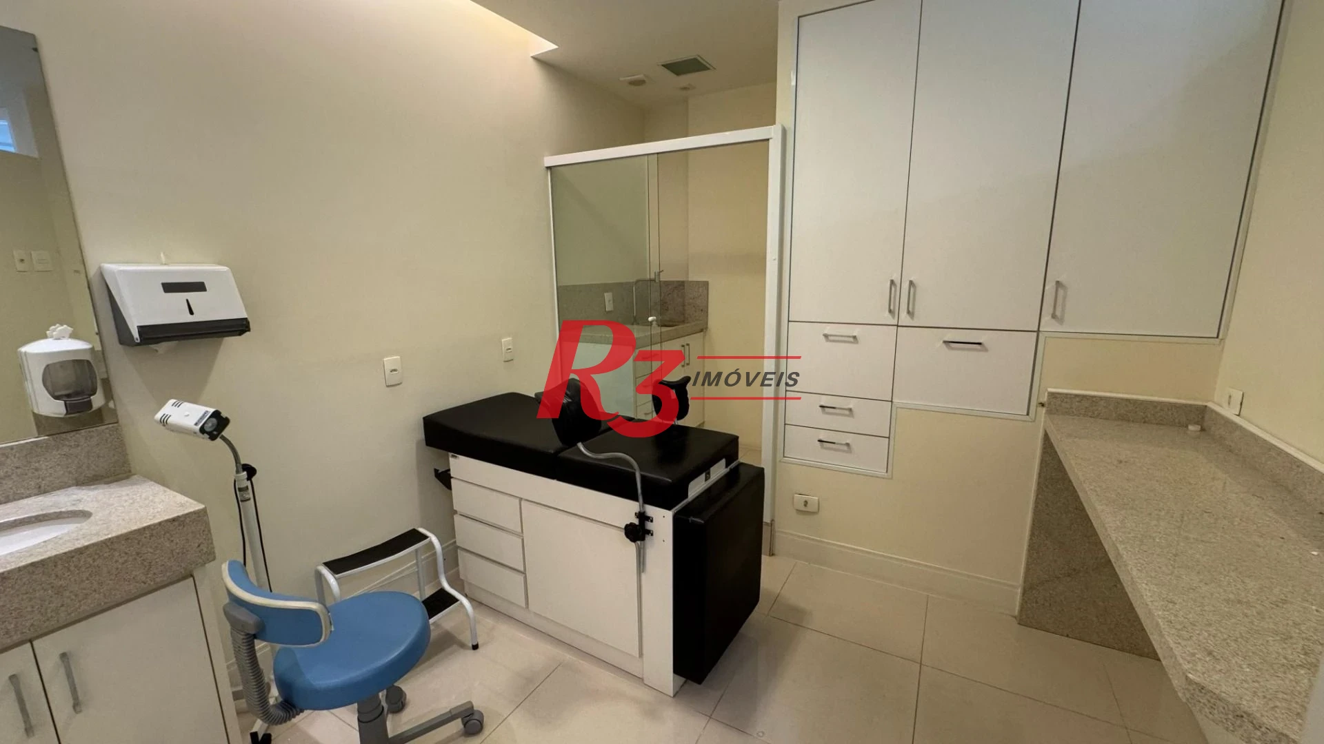 Sala, 72 m² - venda por R$ 600.000,00 ou aluguel por R$ 6.000,00/mês - Vila Matias - Santos/SP