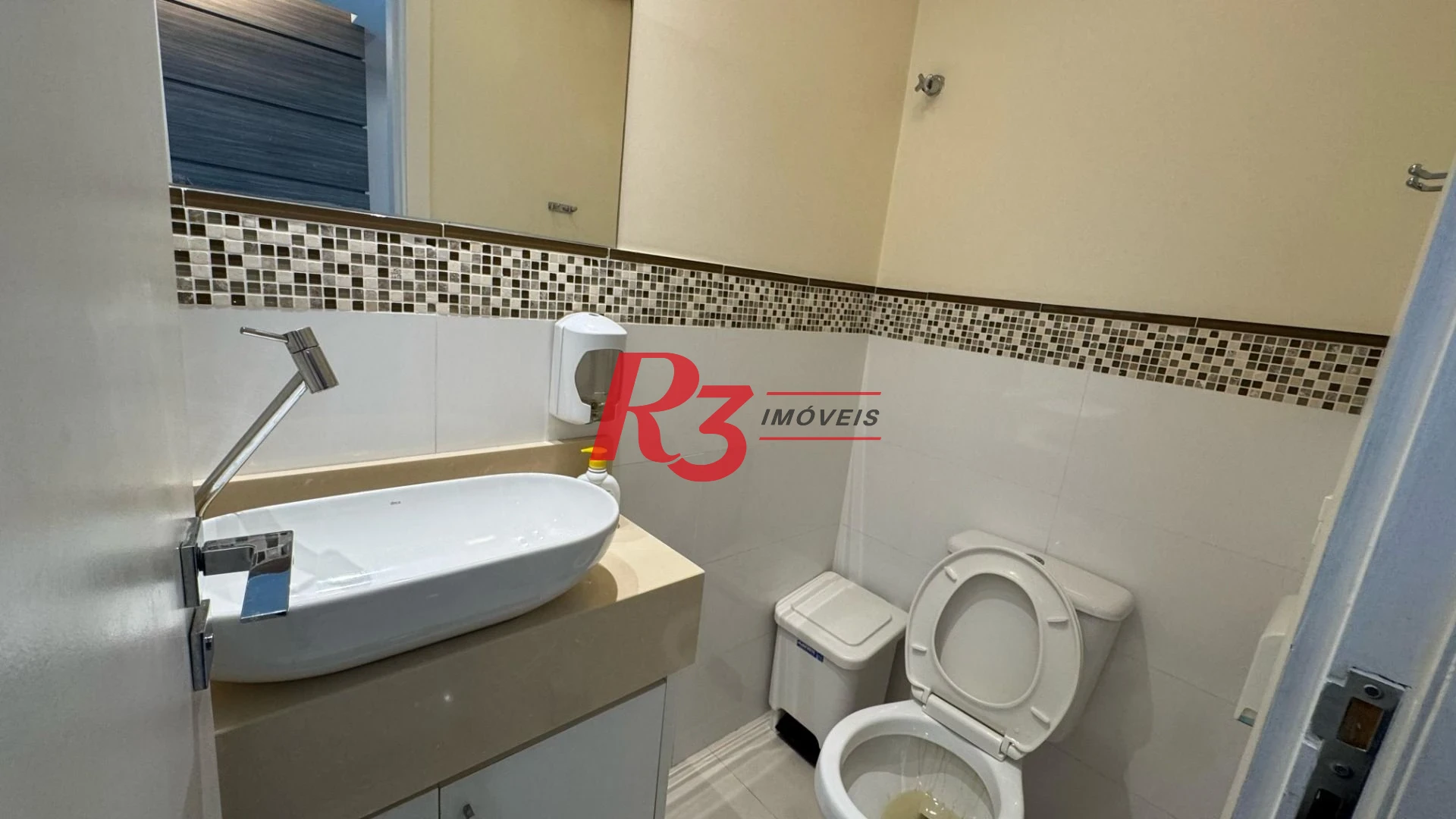 Sala, 72 m² - venda por R$ 600.000,00 ou aluguel por R$ 6.000,00/mês - Vila Matias - Santos/SP