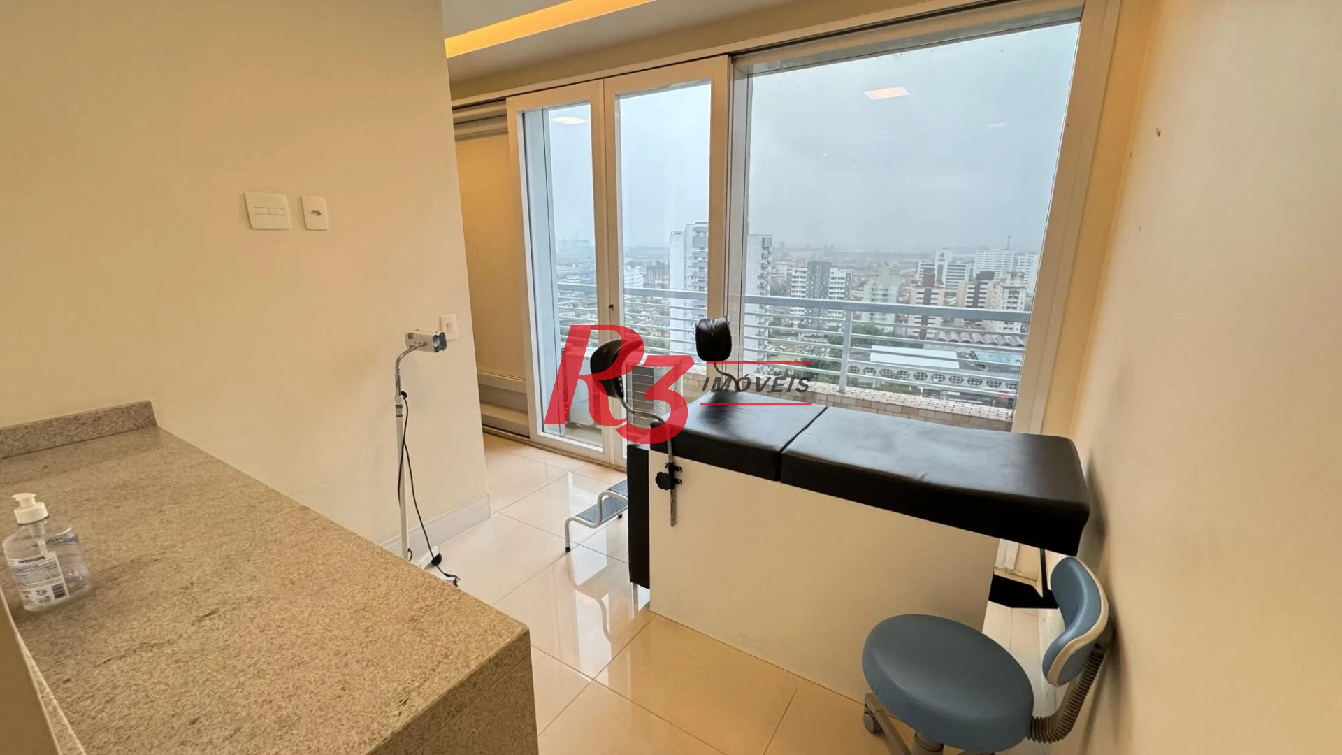 Sala, 72 m² - venda por R$ 600.000,00 ou aluguel por R$ 6.000,00/mês - Vila Matias - Santos/SP