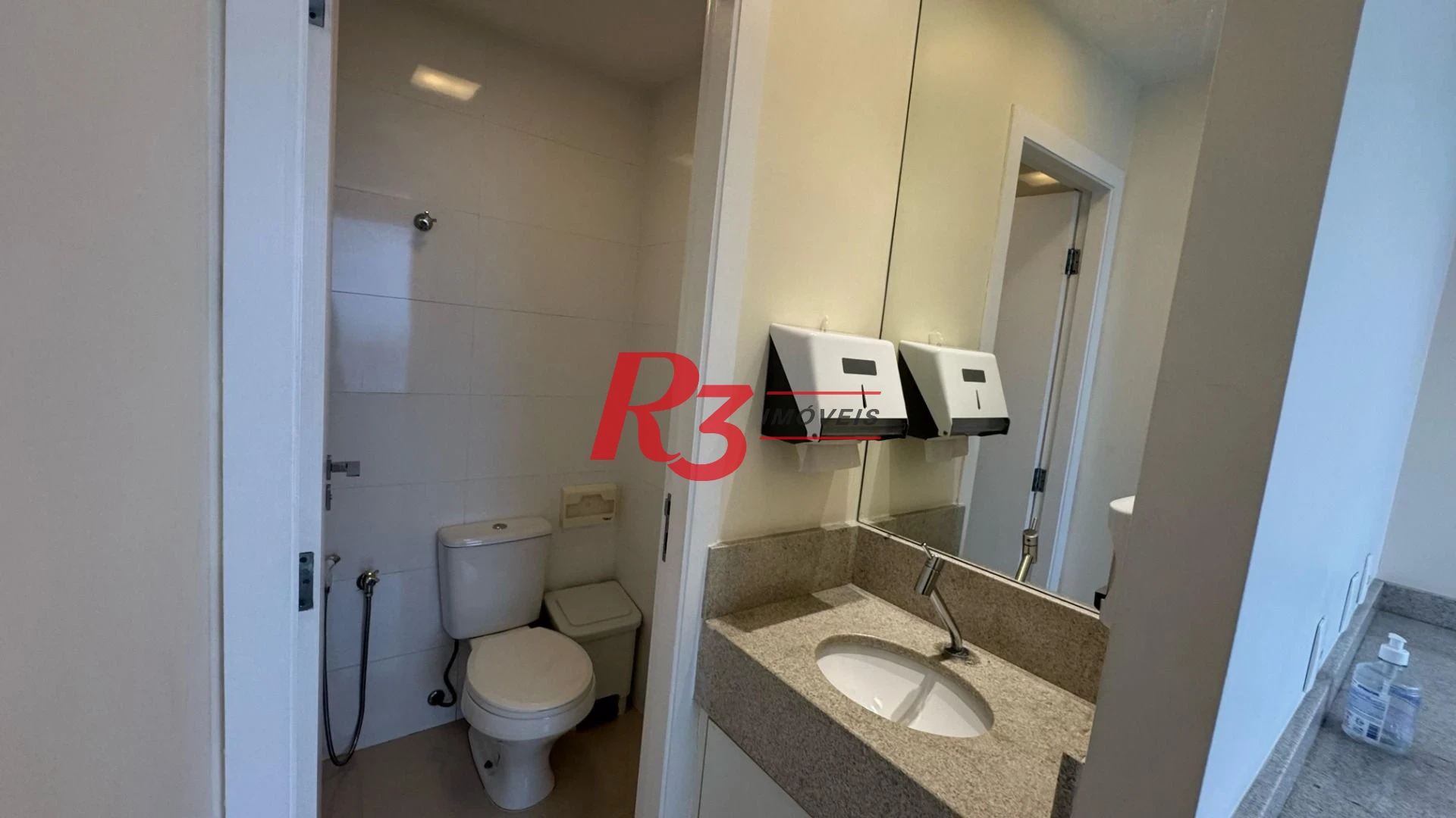 Sala, 72 m² - venda por R$ 600.000,00 ou aluguel por R$ 6.000,00/mês - Vila Matias - Santos/SP