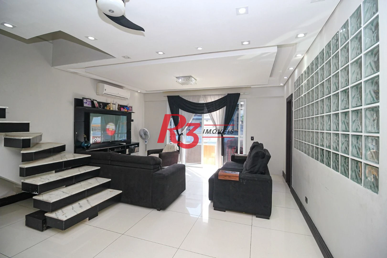 Casa com 5 dormitórios à venda, 367 m² por R$ 1.810.000,00 - Marapé - Santos/SP